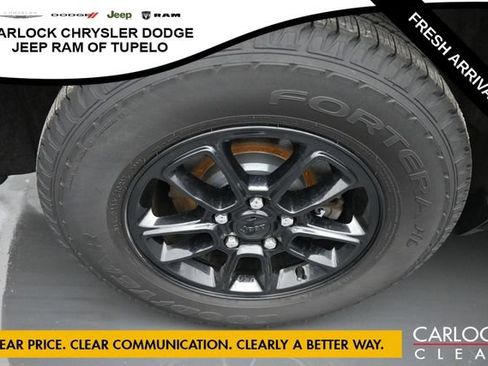 Used 2020 Jeep Grand Cherokee Laredo AWD/4WD image 38