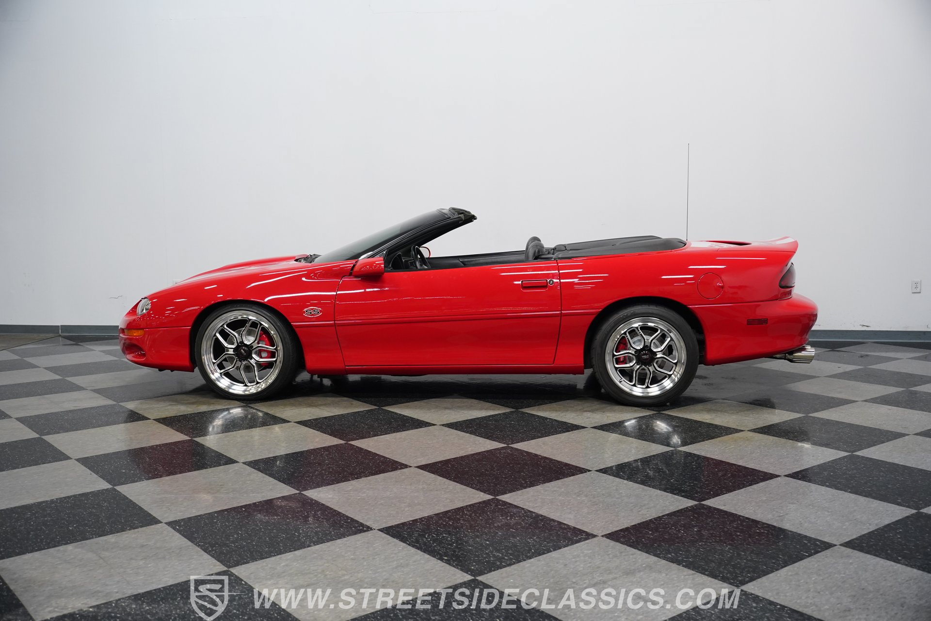 Used 2002 Chevrolet Camaro Z28 w/ SS Performance/Appearance Pkg RWD image 8