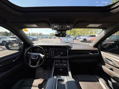 Used 2023 GMC Yukon Denali w/ Denali Reserve Package AWD/4WD image 2