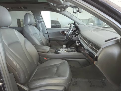 Used 2017 Audi Q7 3.0T Prestige AWD/4WD image 35