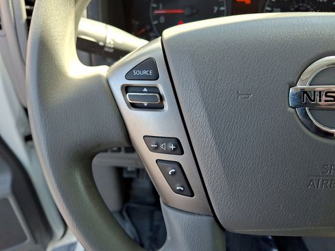Used 2021 Nissan NV 3500 SV RWD image 9
