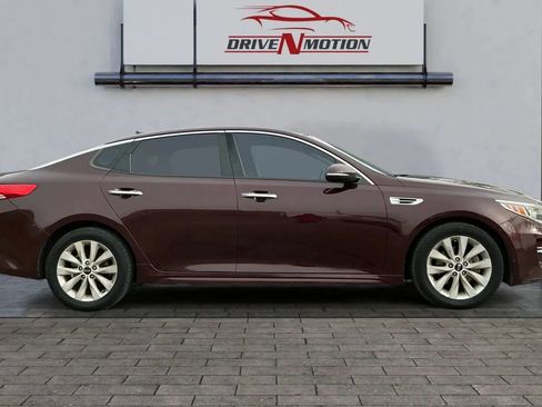 Used 2018 Kia Optima EX w/ Premium Package image 3