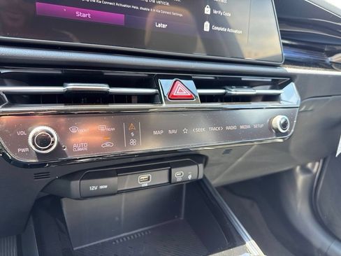 New 2026 Kia Niro EX FWD image 14