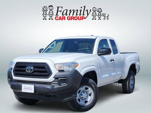 Used 2022 Toyota Tacoma SR image 1