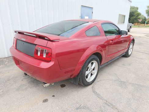 Used 2006 Ford Mustang Coupe RWD image 14