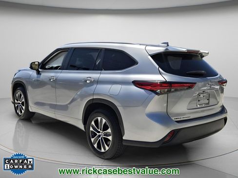 Used 2023 Toyota Highlander XLE FWD image 8