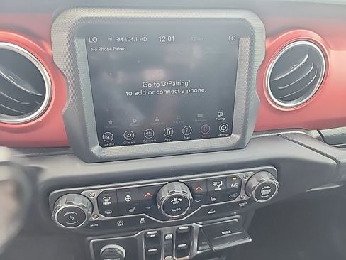 Used 2022 Jeep Gladiator Rubicon w/ Cold Weather Group image 14