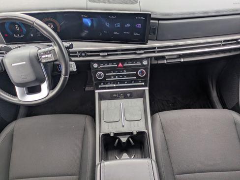 Used 2025 Hyundai Santa Fe SE FWD image 12