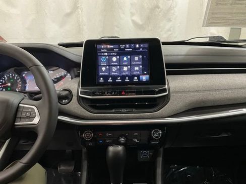 Used 2025 Jeep Compass Latitude AWD/4WD image 15