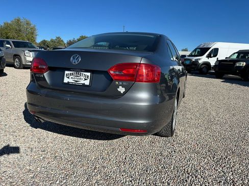 Used 2011 Volkswagen Jetta SE image 10
