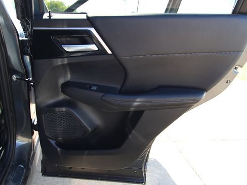 Used 2024 Mitsubishi Outlander SE AWD/4WD image 42