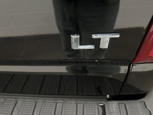 Used 2025 Chevrolet Silverado 2500 LT w/ Convenience Package image 14