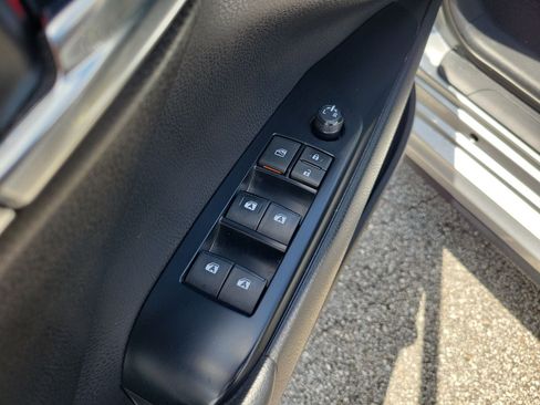 Used 2020 Toyota Camry SE FWD image 13