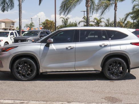 Used 2022 Toyota Highlander LE image 5