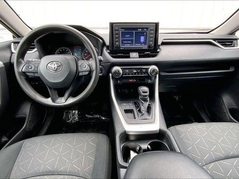 Used 2021 Toyota RAV4 XLE FWD image 19