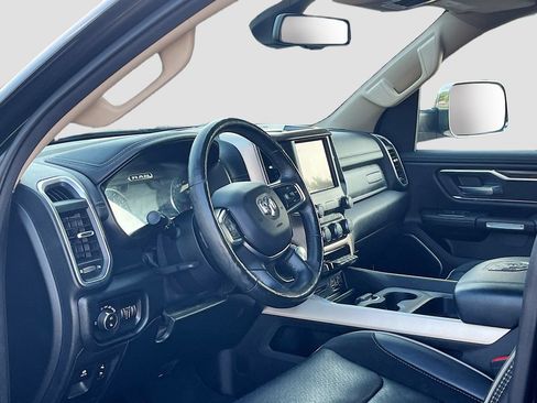 Used 2019 RAM 1500 Laramie AWD/4WD image 9