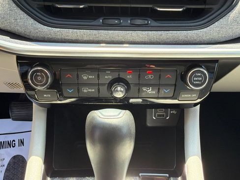 Used 2022 Jeep Compass Latitude w/ Convenience Group AWD/4WD image 20