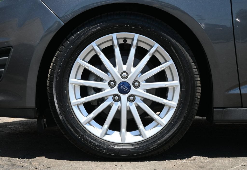 Used 2016 Ford C-MAX SEL w/ Equipment Group 302A FWD image 9