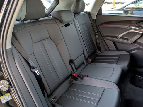 New 2025 Audi Q5 Premium image 11