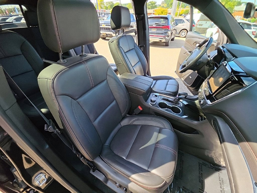 Used 2024 Chevrolet Traverse RS AWD/4WD image 33