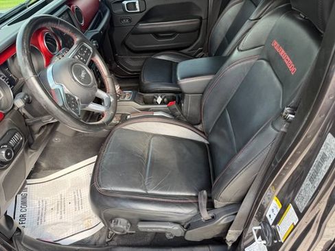 Used 2019 Jeep Wrangler Unlimited Rubicon w/ Advanced Safety Group AWD/4WD image 15