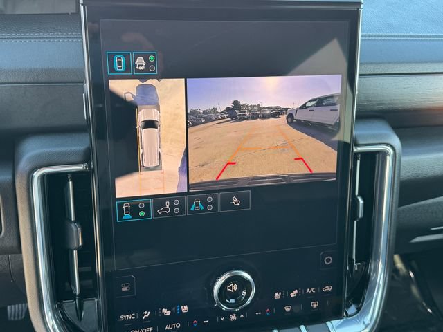 Used 2025 GMC Yukon XL Denali AWD/4WD image 30