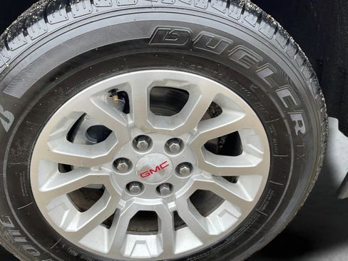 Used 2017 GMC Sierra 1500 SLE w/ SLE Value Package image 35