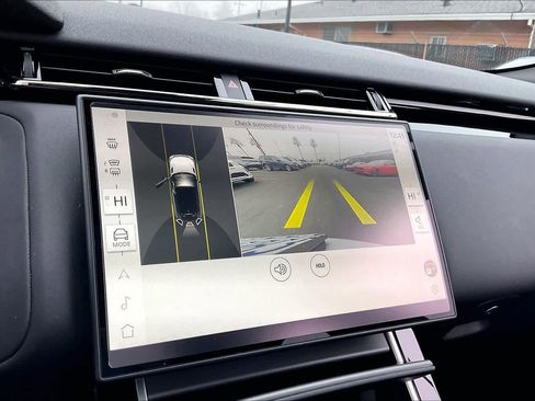 Used 2025 Land Rover Range Rover Velar Dynamic SE image 21