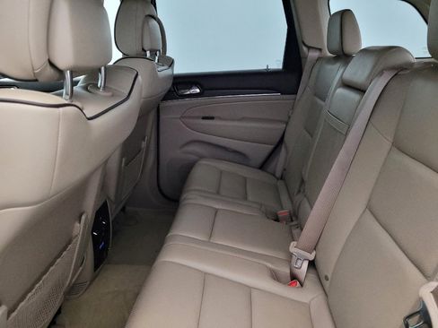 Used 2021 Jeep Grand Cherokee Overland AWD/4WD image 18