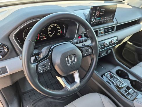 Certified 2025 Honda Pilot EX-L image 2