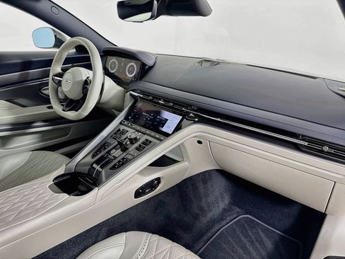 Used 2024 Aston Martin DB12 Coupe RWD image 26