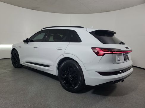 Certified 2021 Audi e-tron Premium Plus w/ Premium Plus Package image 31