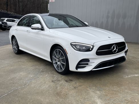 Certified 2022 Mercedes-Benz E 450 4MATIC Sedan image 4