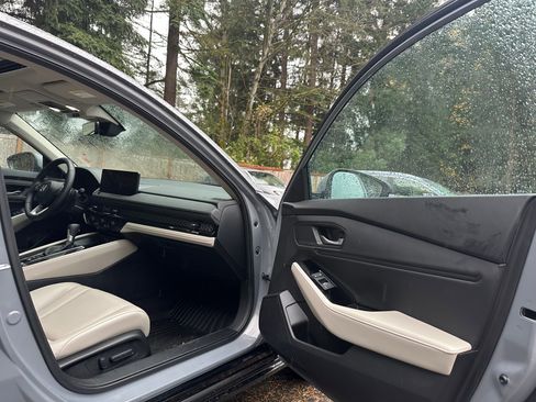 Used 2025 Honda Accord Touring image 11