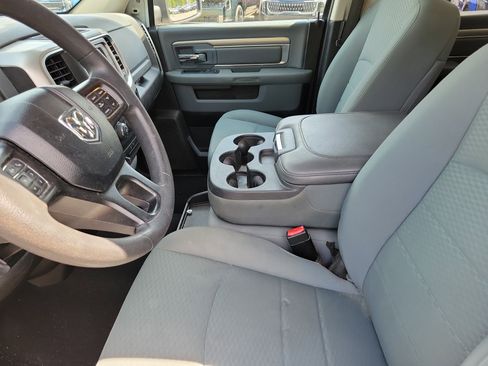 Used 2019 RAM 1500 Classic SLT image 3