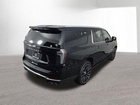 Used 2025 Chevrolet Suburban High Country AWD/4WD image 45