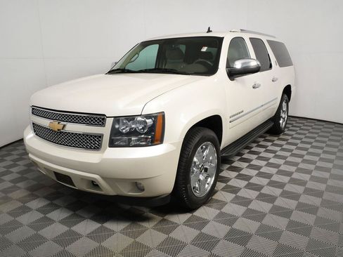 Used 2010 Chevrolet Suburban LTZ AWD/4WD image 36