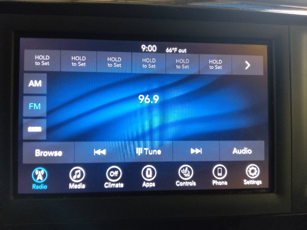 Used 2019 Chrysler Pacifica Touring-L FWD image 25