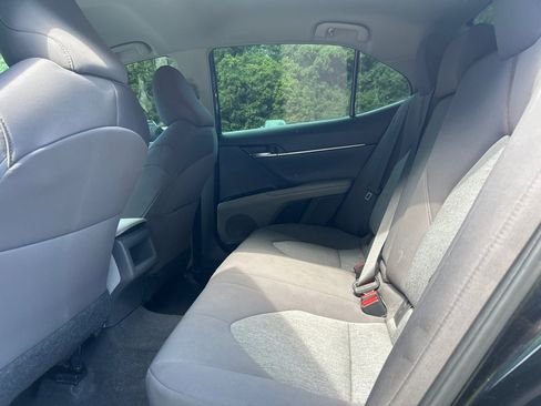 Used 2020 Toyota Camry LE FWD image 17