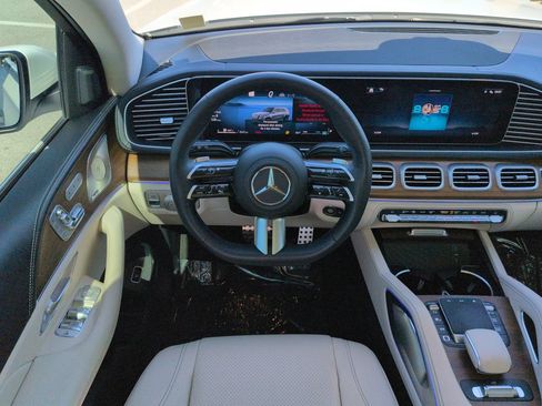 Used 2026 Mercedes-Benz GLS 450 4MATIC image 16