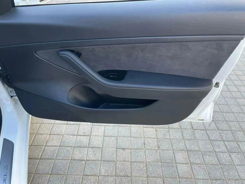 Used 2020 Tesla Model 3 Standard Range image 32