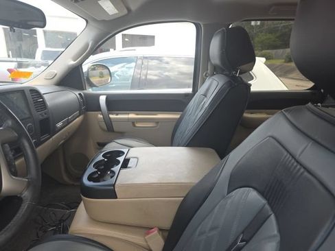 Used 2011 Chevrolet Silverado 1500 LT w/ Texas Edition RWD image 13