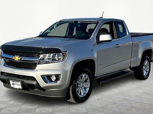 Used 2018 Chevrolet Colorado LT w/ LT Convenience Package image 3