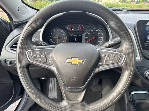Used 2025 Chevrolet Malibu LT FWD image 14