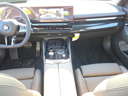 New 2026 BMW 530i w/ M Sport Package RWD image 25