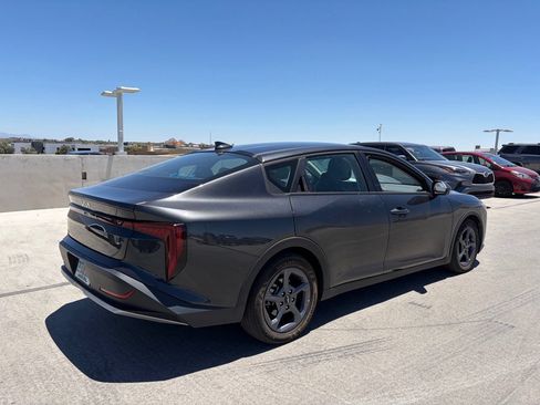 Used 2025 Kia K4 FWD image 2