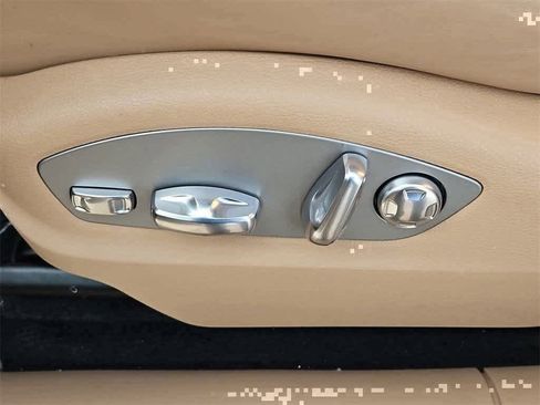 Certified 2025 Porsche Macan image 27