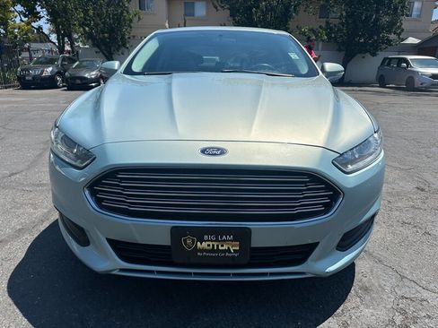 Used 2014 Ford Fusion SE FWD image 2