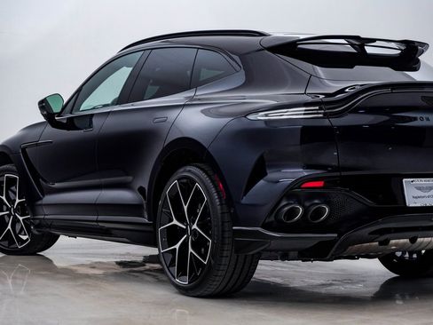 New 2026 Aston Martin DBX 707 image 8