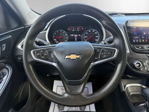 Used 2022 Chevrolet Malibu LT image 16